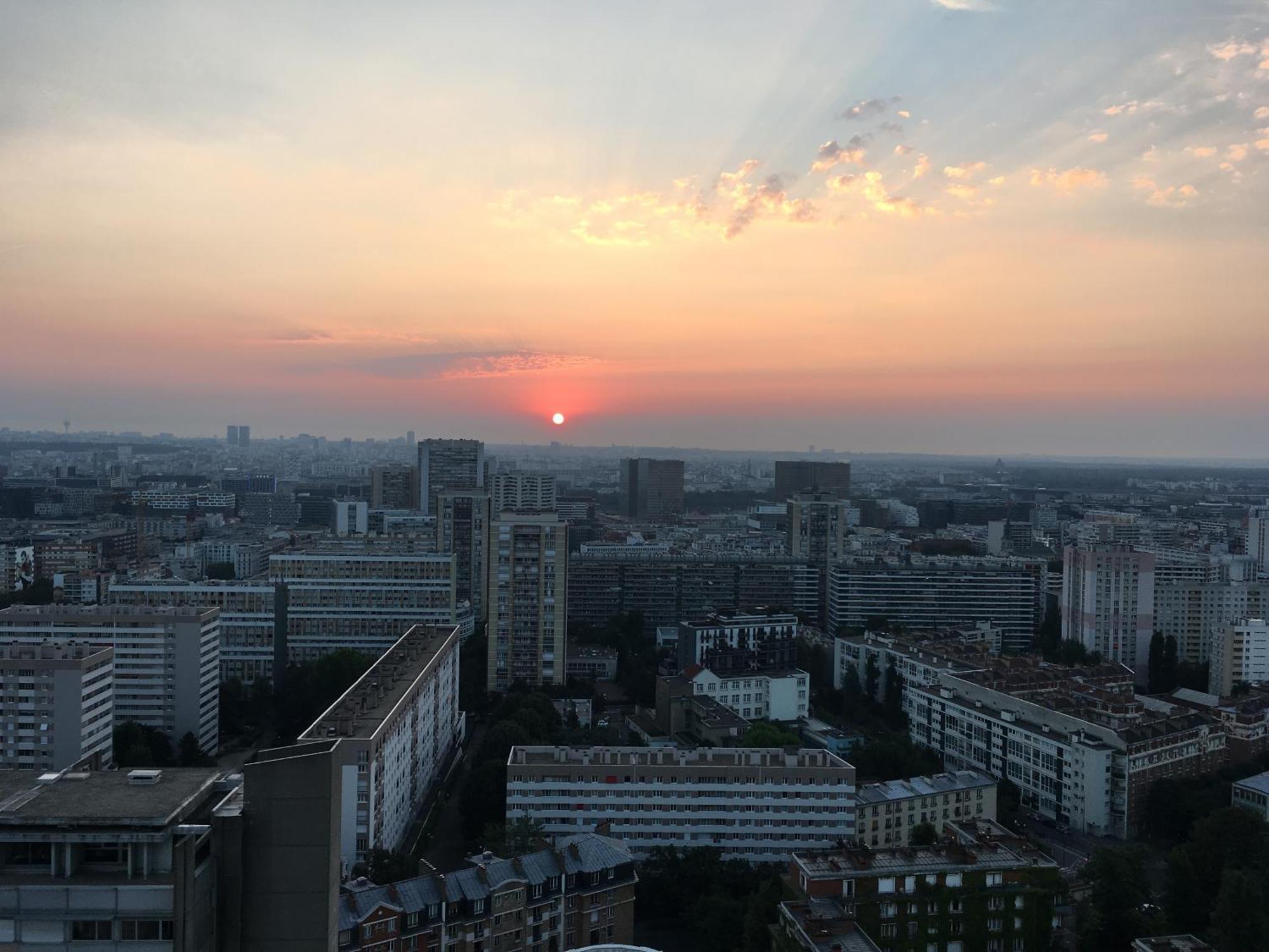 Le 300 By Happynoworry * Paris